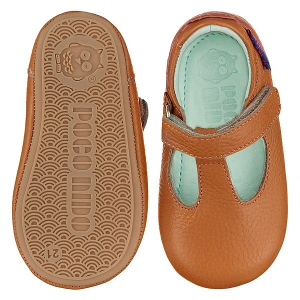 MIGHTY SHOES. BISCUIT T BAR