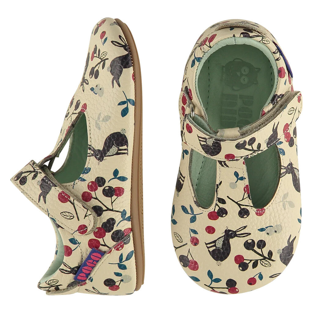 MIGHTY SHOES. HARES CHILDREN'S T BAR SHOE