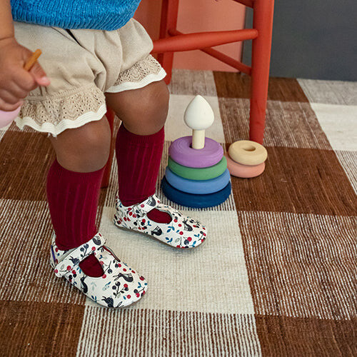 MIGHTY SHOES. HARES CHILDREN'S T BAR SHOE