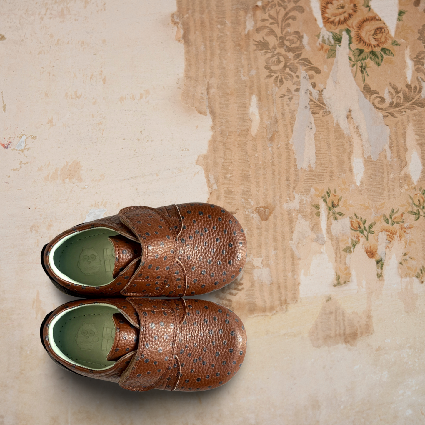 MIGHTY SHOES STRAP TOBACCO