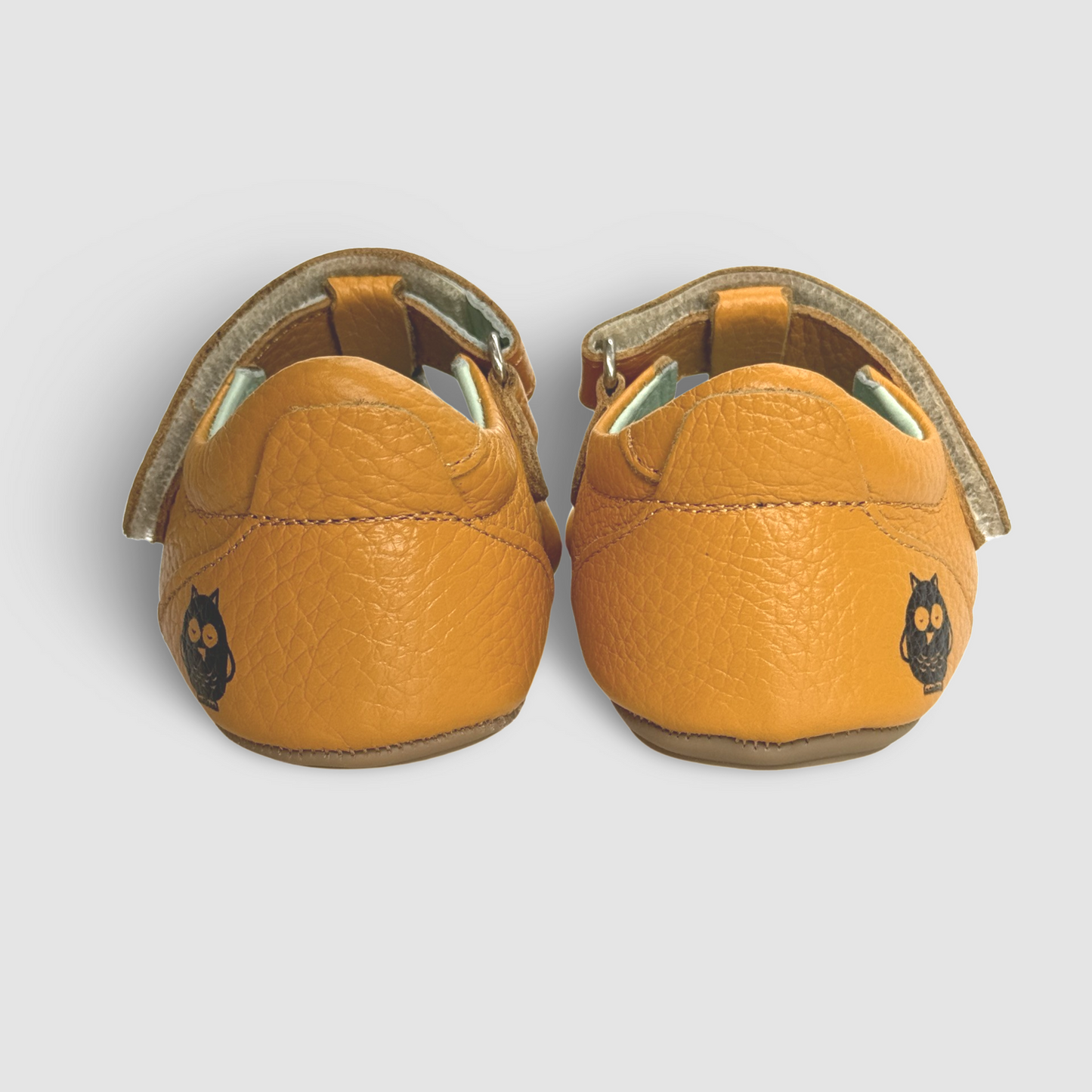 MIGHTY SHOES. Mostaza Yellow T BAR
