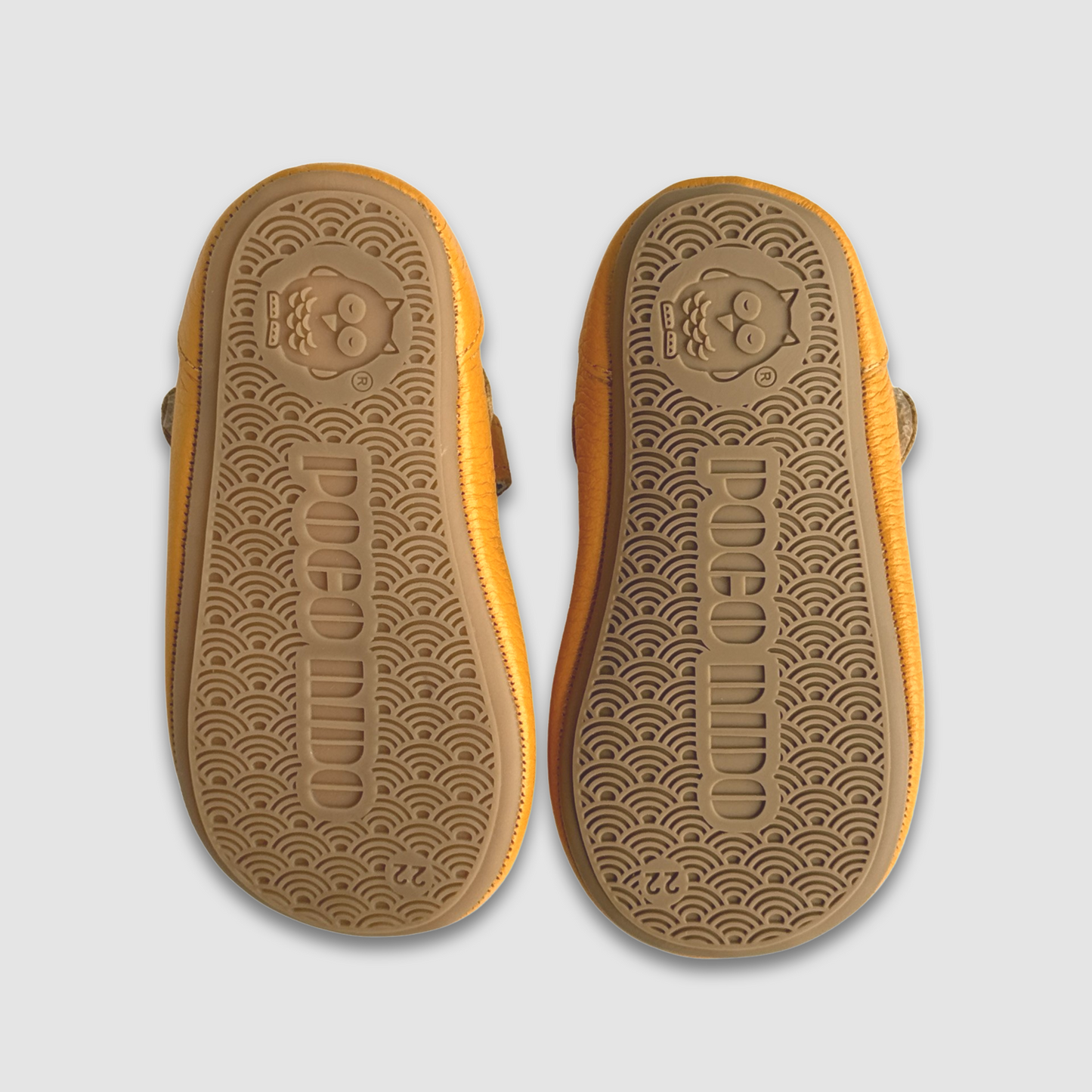 MIGHTY SHOES. Mostaza Yellow T BAR