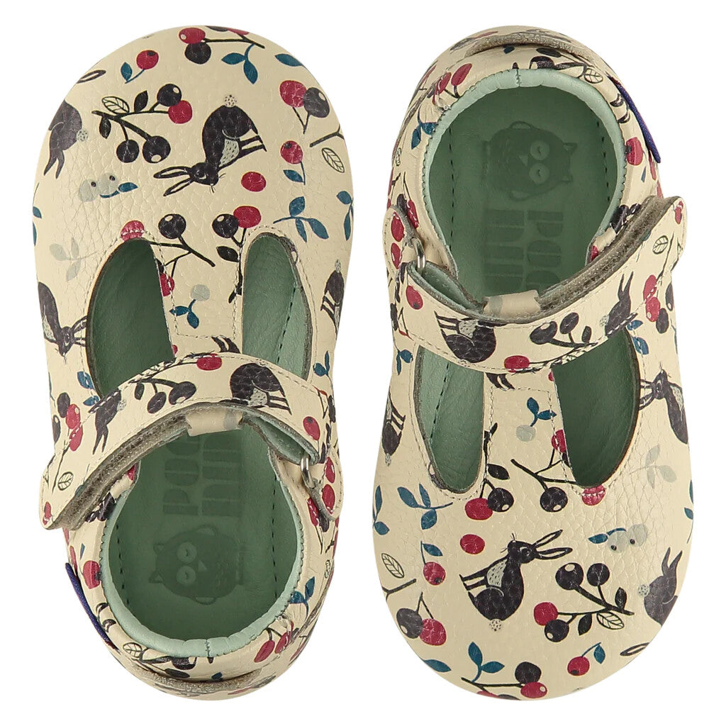 MIGHTY SHOES. HARES CHILDREN'S T BAR SHOE