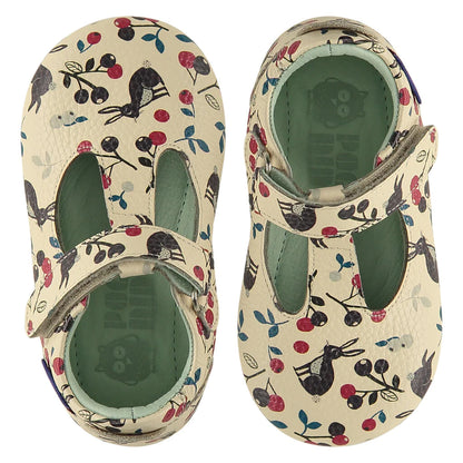 MIGHTY SHOES. HARES CHILDREN'S T BAR SHOE