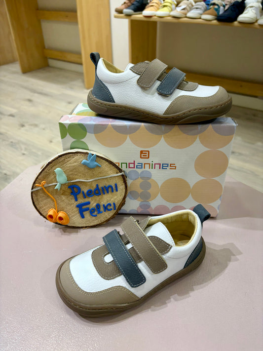 Deportiva nobuk lavable Blanco, taupe y marino. Andanines