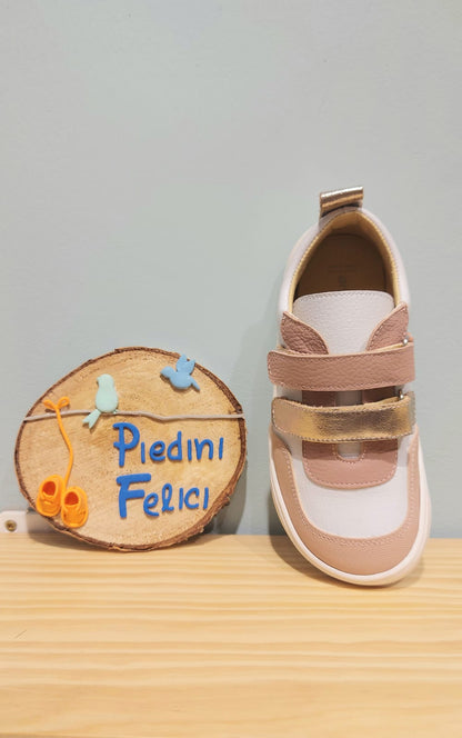 Deportiva nobuk lavable Blanco, taupe y dorado. Andanines