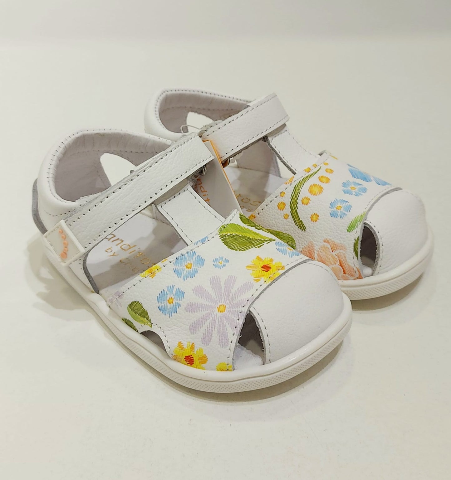 Sandalia Java white