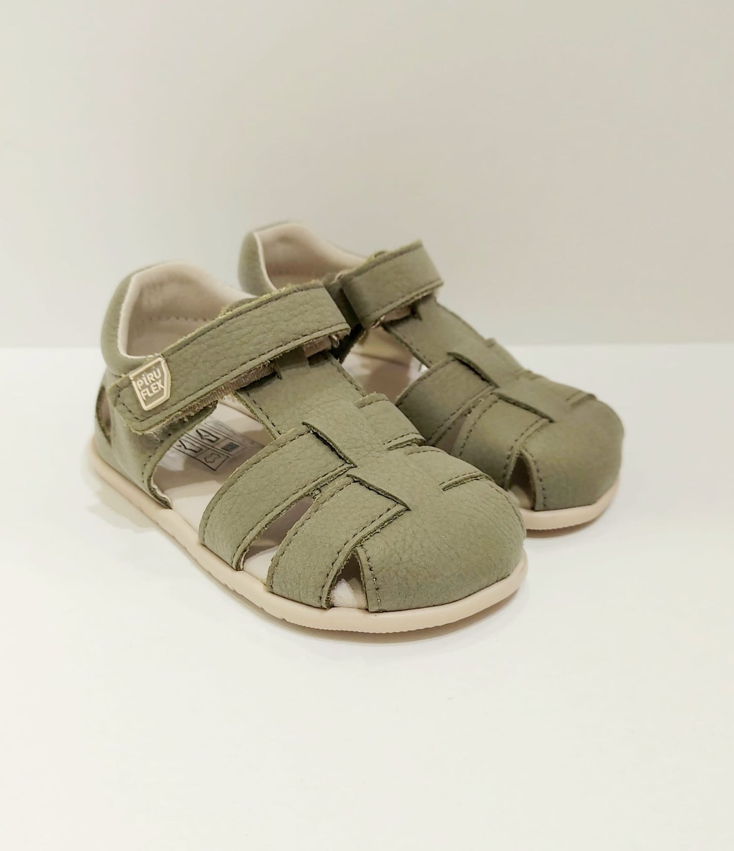 Sandalia Piruflex piel verde