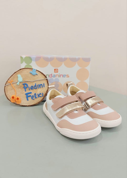 Deportiva nobuk lavable Blanco, taupe y dorado. Andanines