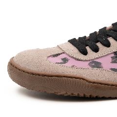 Deportiva Serraje Leopardo lila y negro (horma XL)