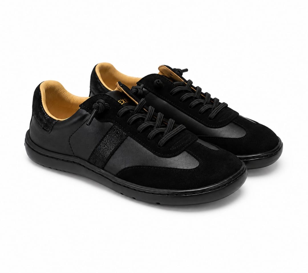 Deportiva 89990 S serraje negro y brillo