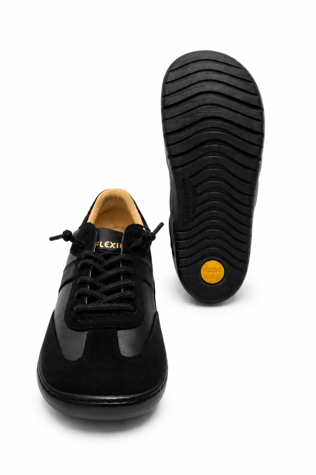 Deportiva 89990 S serraje negro y brillo