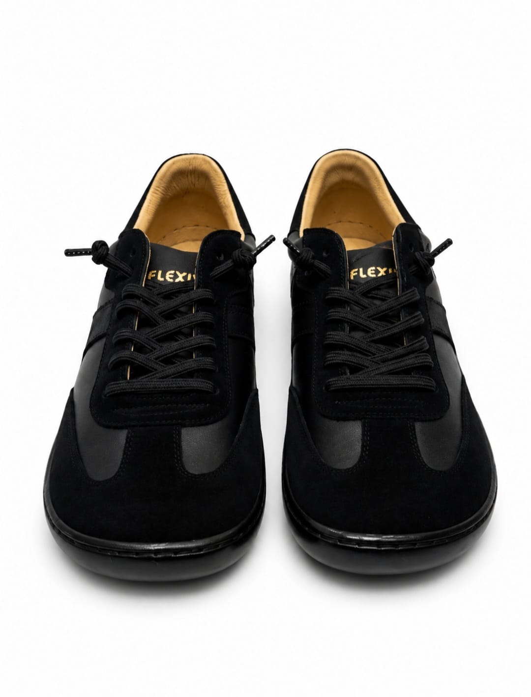 Deportiva 89990 S serraje negro y brillo