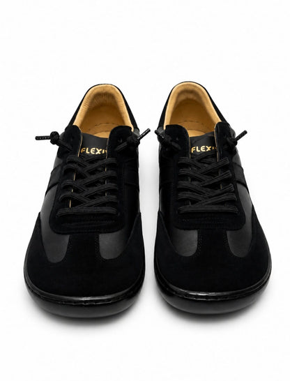 Deportiva 89990 S serraje negro y brillo